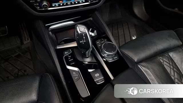 BMW 5 Series (G30) id 3449338 из Кореи 19