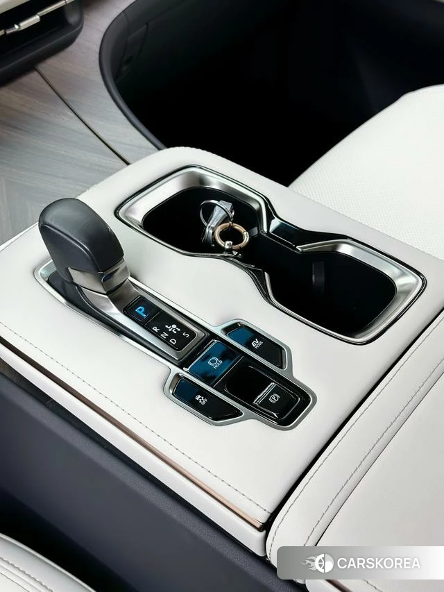 Lexus LM id 4239719 из Китая 21