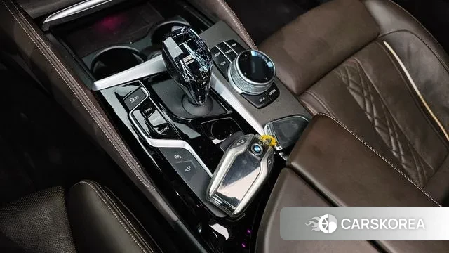 BMW 5 Series (G30) id 3368003 из Кореи 19