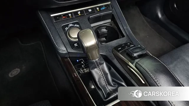 Lexus New ES300h id 3631863 из Кореи 19