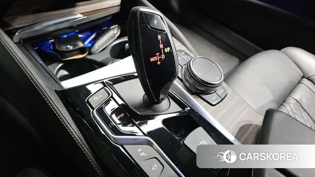 BMW 5 Series (G30) id 3617346 из Кореи 19