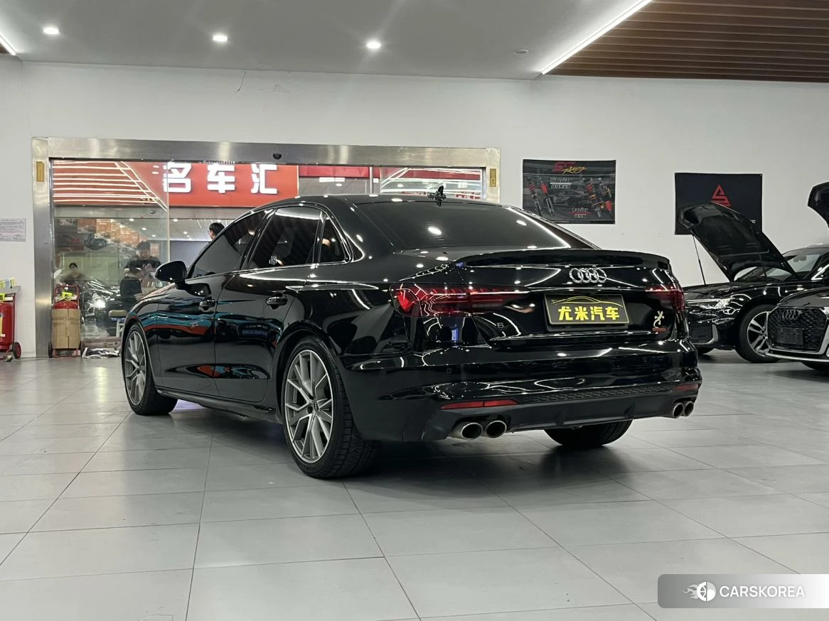 Audi S4 id 4455460 из Китая 14