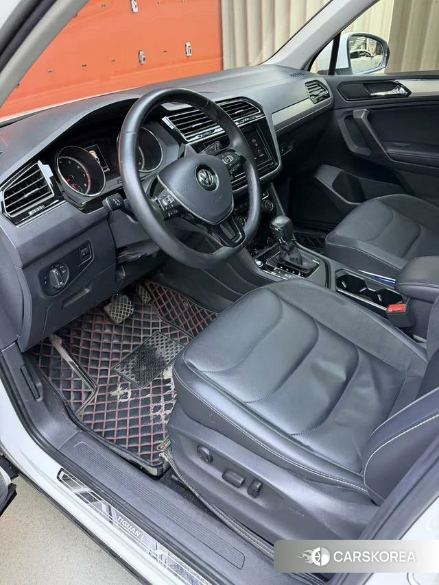 Volkswagen Tiguan L id 4253523 из Китая 14