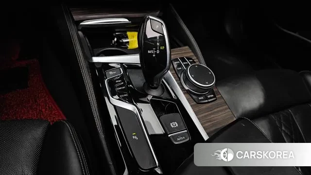 BMW 5 Series (G30) id 3773159 из Кореи 19