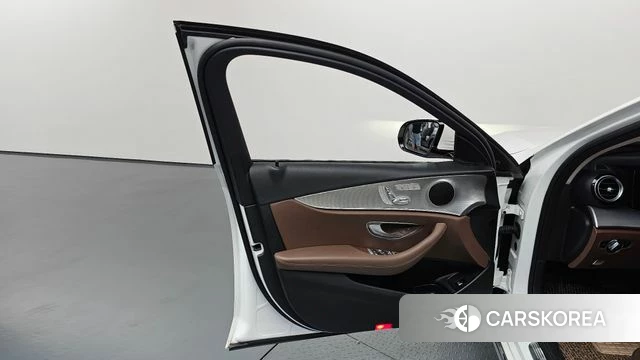 Mercedes-Benz E-Class W213 id 4465691 из Кореи 41