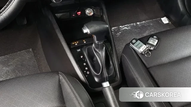 Kia Stonic id 3766028 из Кореи 19