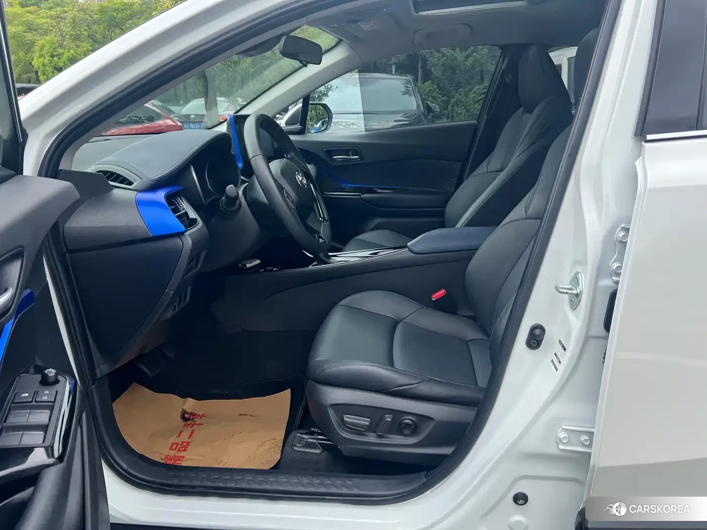 Toyota C-HR id 4546314 из Китая 21