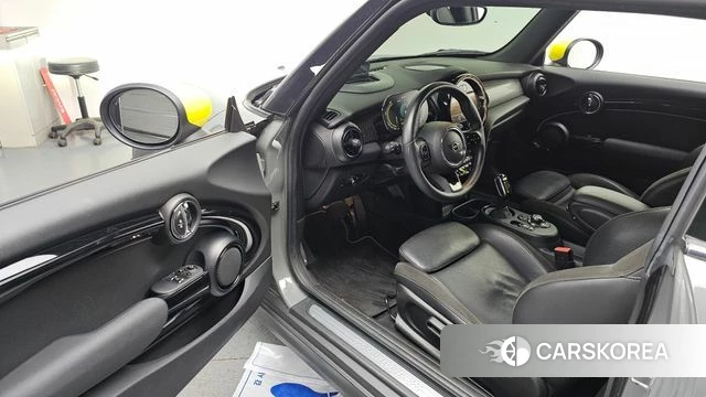 Mini Cooper Electric id 4624729 из Кореи 29