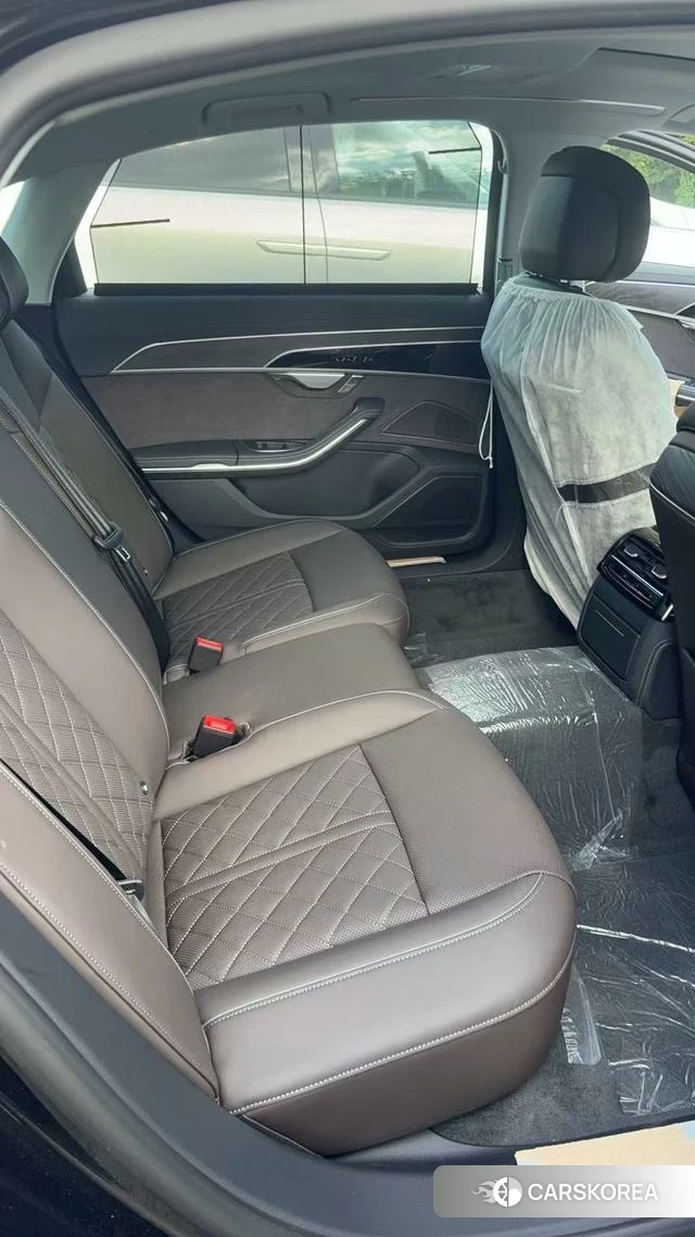 Audi A8 id 4259775 из Китая 9