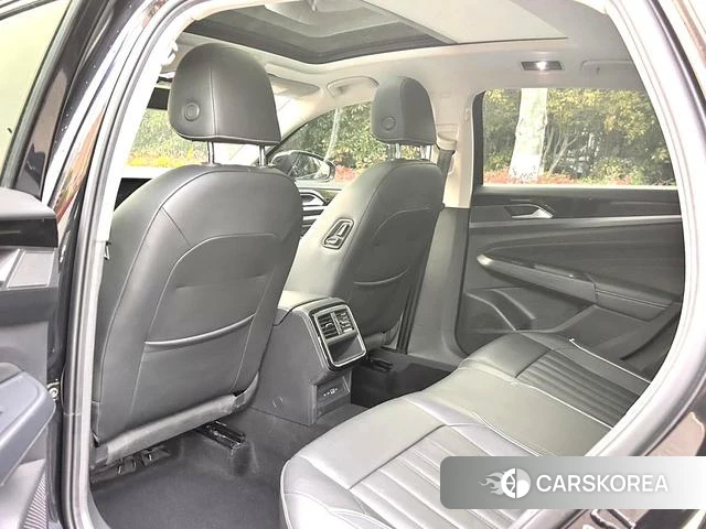 Volkswagen Passat id 4341582 из Китая 9