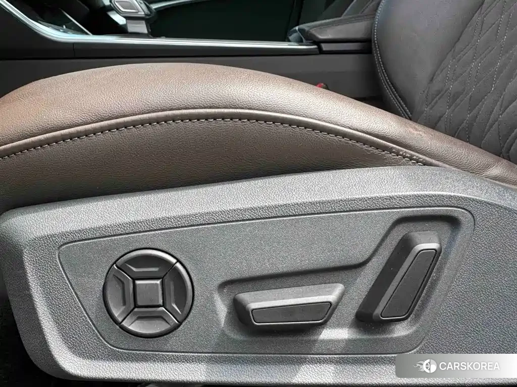 Audi A7L id 4577417 из Китая 17