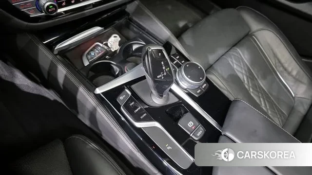 BMW 5 Series (G30) id 3018565 из Кореи 19