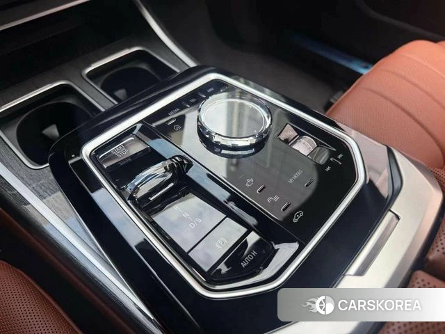 BMW 7 Series (G70) id 3864582 из Кореи 17