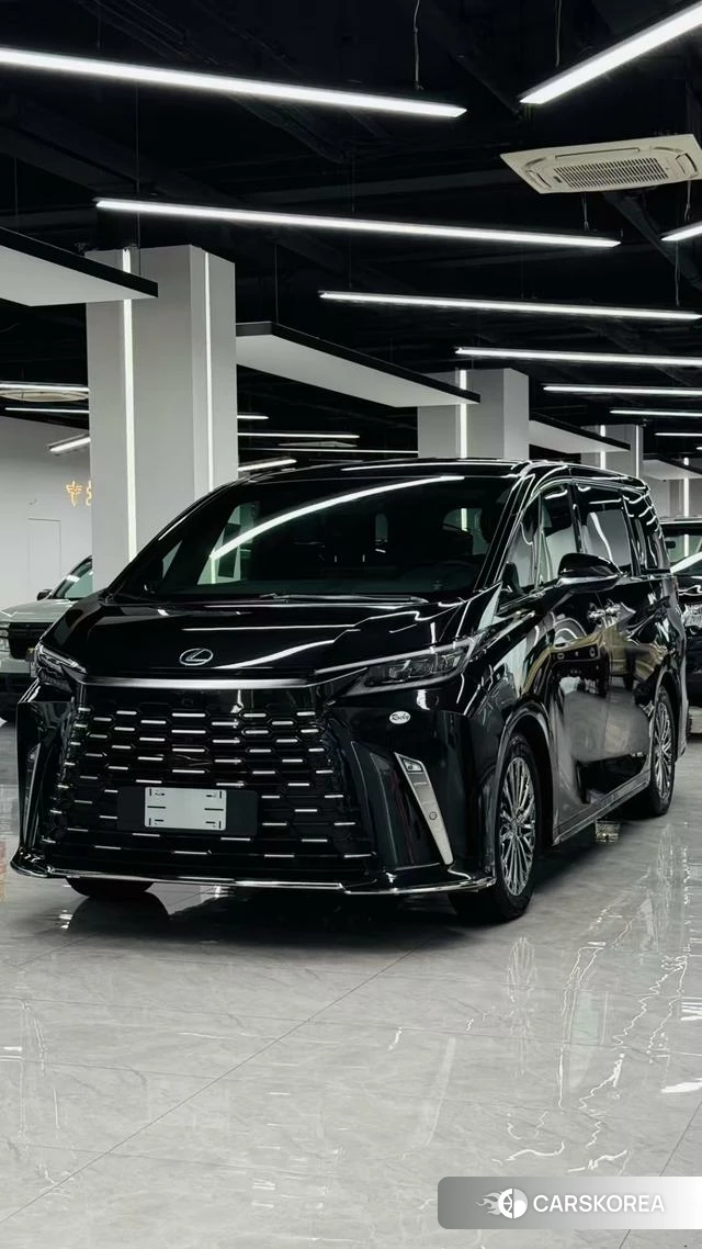 Lexus LM id 4239573 из Китая 19