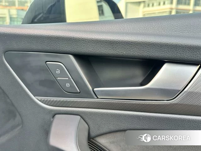 Audi Q5L Sportback id 4213168 из Китая 44