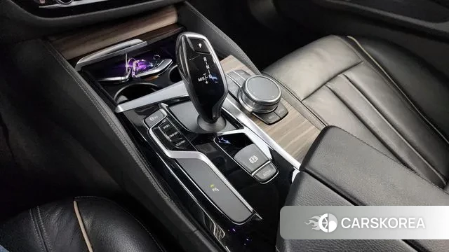 BMW 5 Series (G30) id 3356888 из Кореи 19