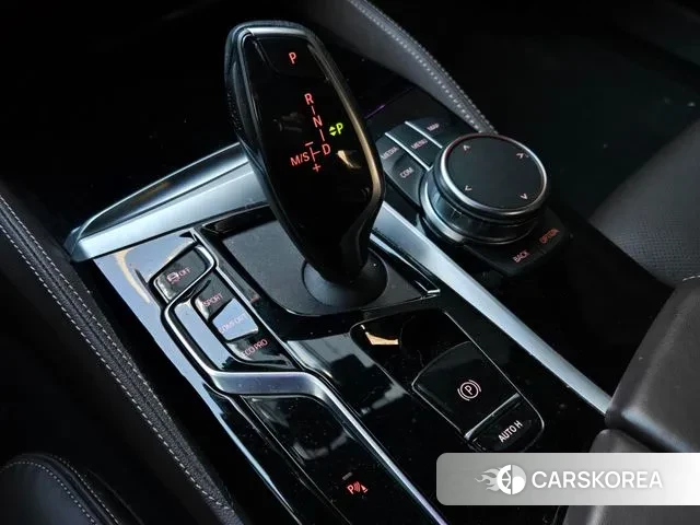 BMW 5 Series (G30) id 3518238 из Кореи 14