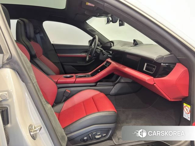 Porsche Taycan id 4194244 из Кореи 19