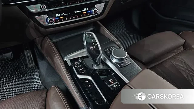 BMW 5 Series (G60) id 3639171 из Кореи 19