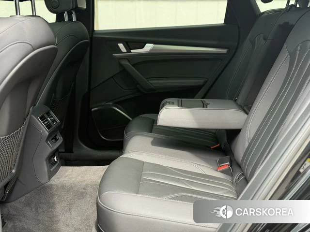 Audi Q5L id 4300843 из Китая 12