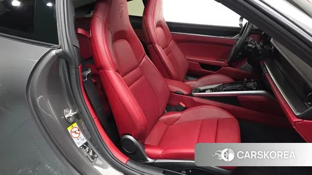 Porsche 911(992) id 3038845 из Кореи 19