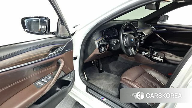BMW 5 Series (G30) id 4894823 из Кореи 31