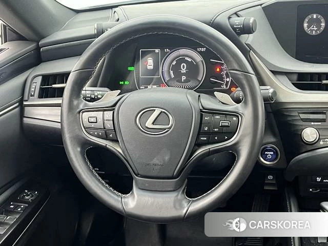 Lexus ES id 4274715 из Китая 27