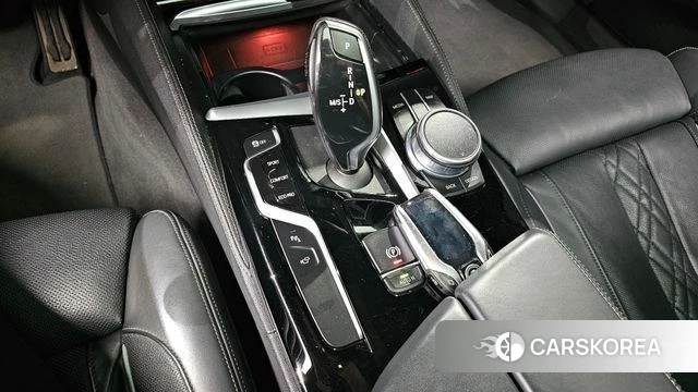 BMW 5 Series (G30) id 4464932 из Кореи 19