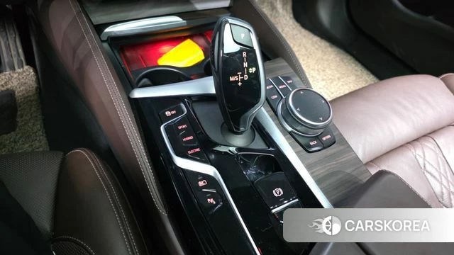 BMW 5 Series (G30) id 3911167 из Кореи 19