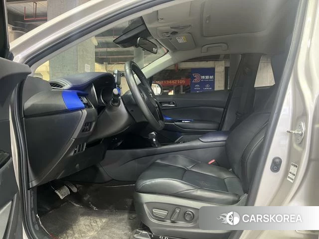 Toyota C-HR id 4262008 из Китая 9