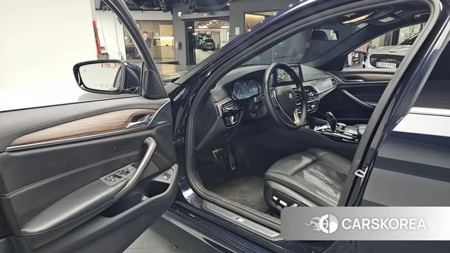 BMW 5 Series (G30) id 4397941 из Кореи 33