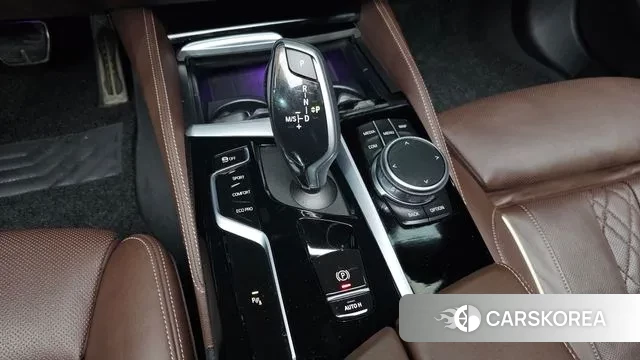 BMW 5 Series (G30) id 2968855 из Кореи 19