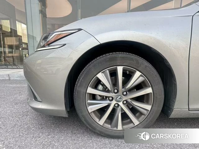 Lexus ES id 4238800 из Китая 10