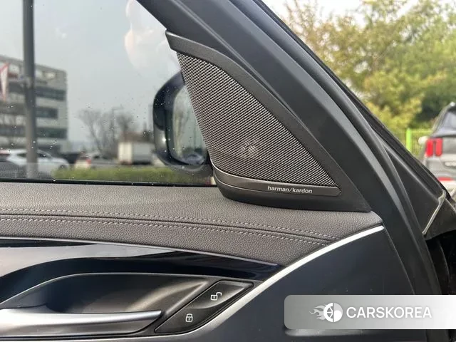 BMW 5 Series (G30) id 3619436 из Кореи 9