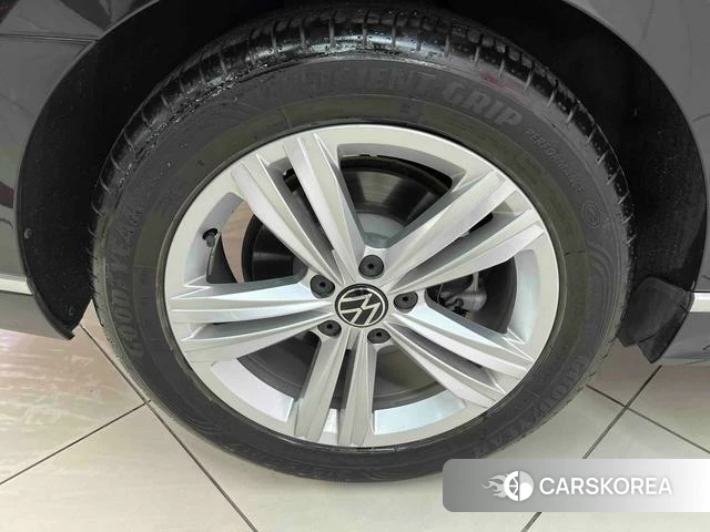 Volkswagen Magotan id 4263097 из Китая 20