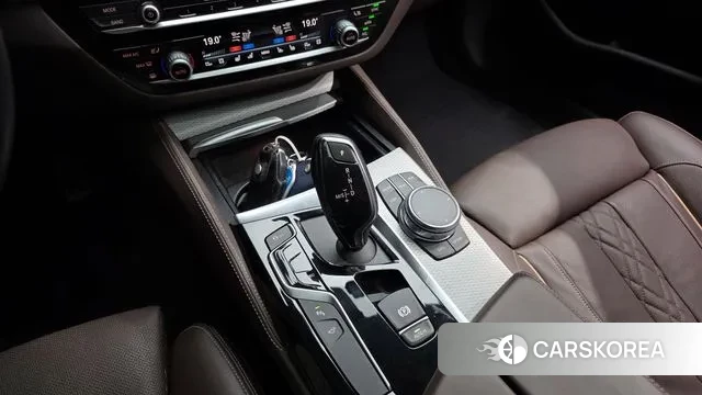 BMW 5 Series (G30) id 3024244 из Кореи 19