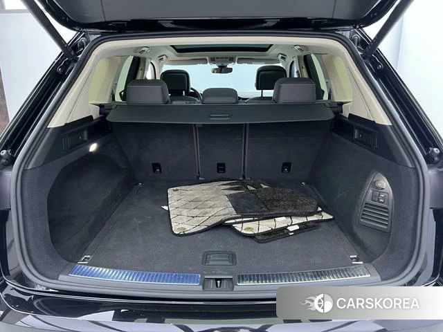 Volkswagen Touareg id 4297802 из Китая 33