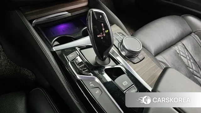 BMW 5 Series (G30) id 3434815 из Кореи 19