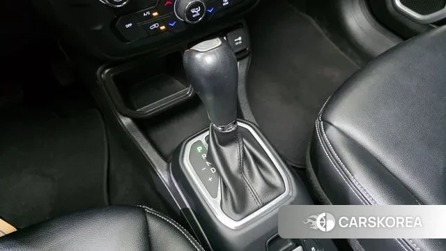 Jeep Renegade id 3232876 из Кореи 19