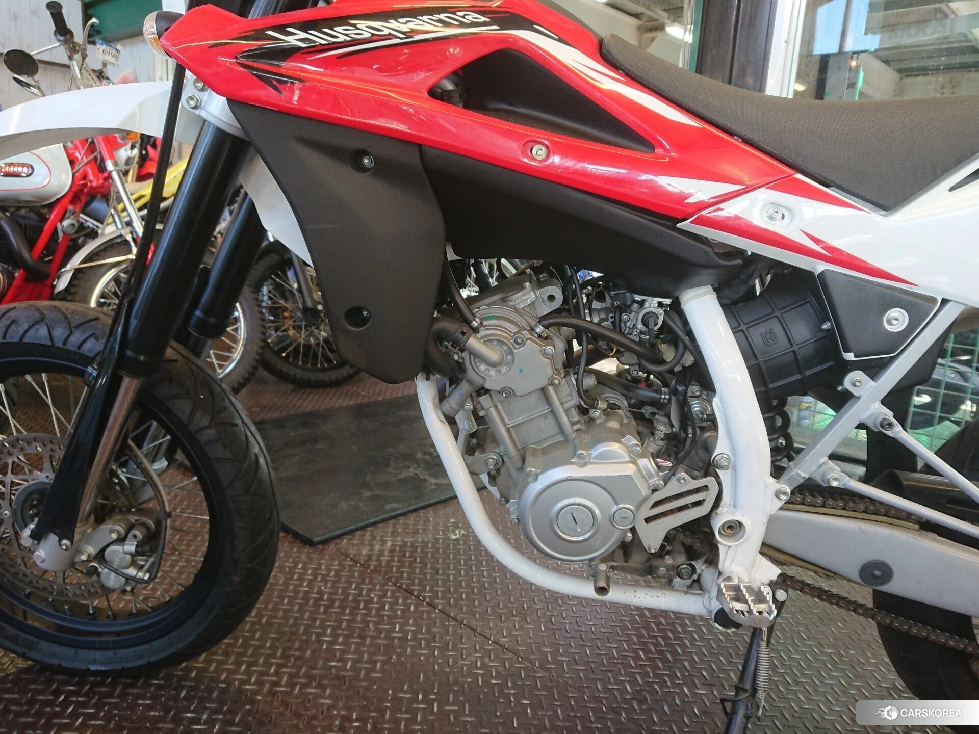 Husqvarna SMR125 id 4313174 из Японии 9