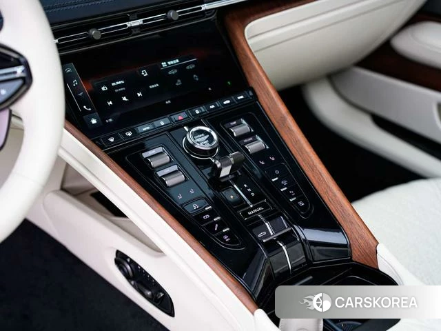 Aston Martin DB12 id 4239872 из Китая 19