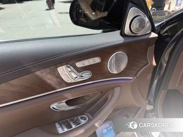 Mercedes-Benz E-class id 4348301 из Китая 11