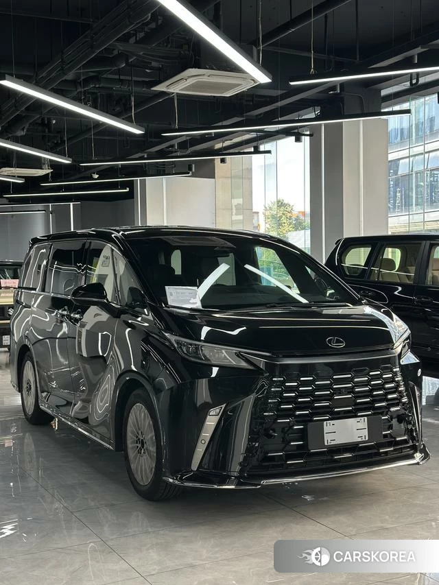 Lexus LM id 4273852 из Китая 10