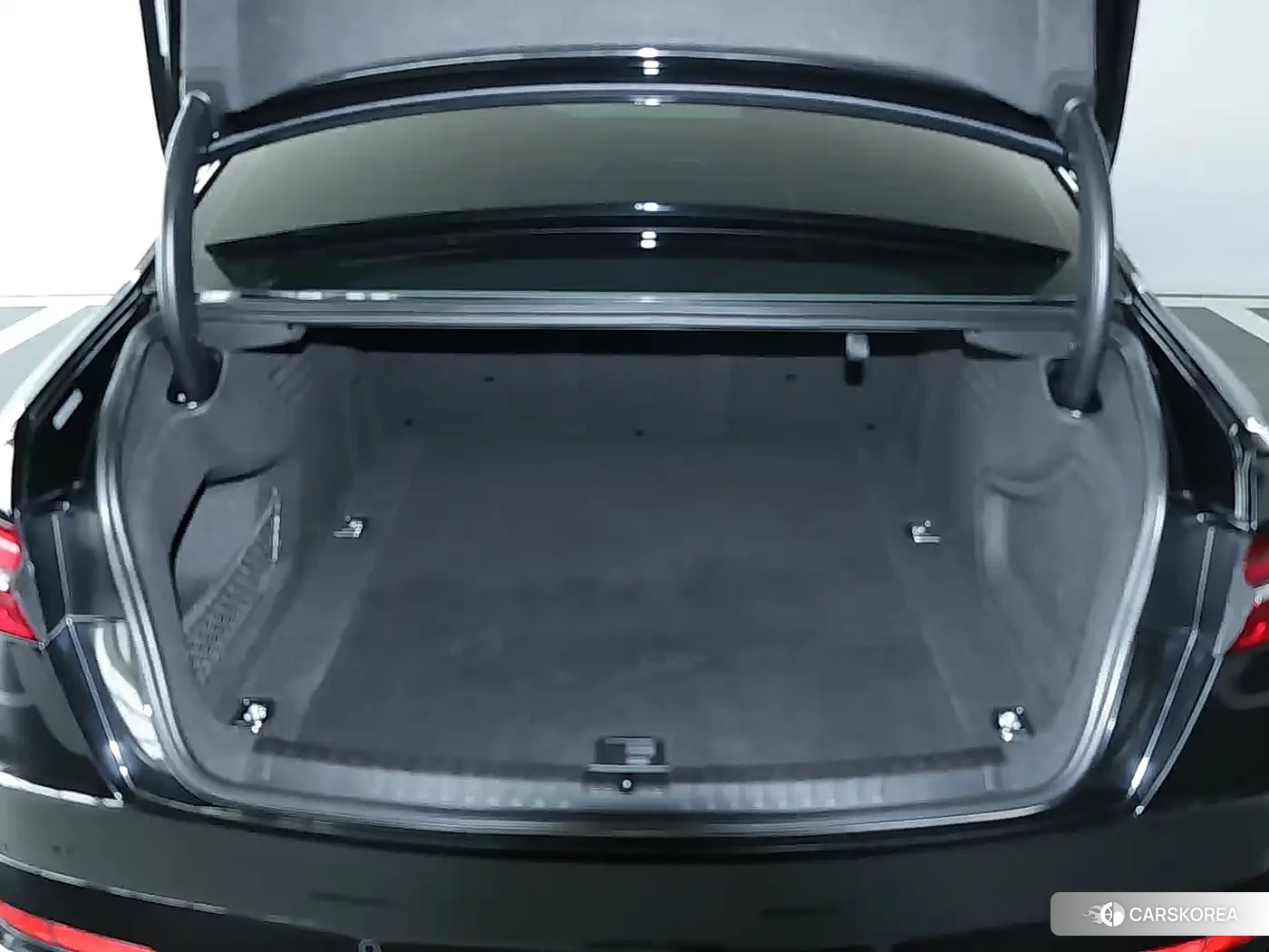 Audi A6L id 4589273 из Китая 9