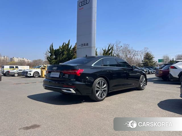 Audi A6L id 4299829 из Китая 10