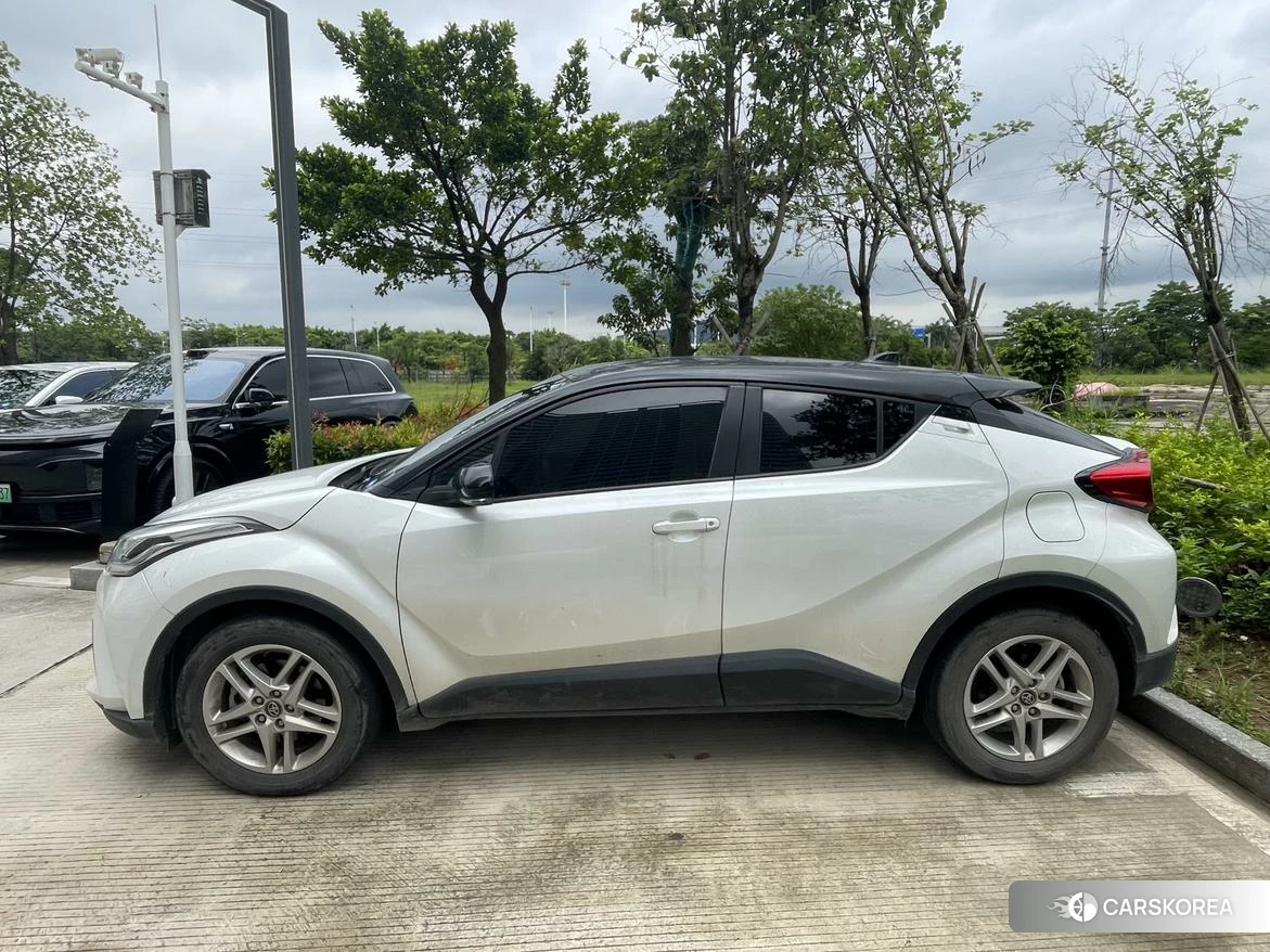 Toyota C-HR id 4452372 из Китая 9
