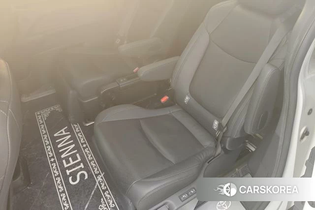 Toyota Saina id 4261790 из Китая 16