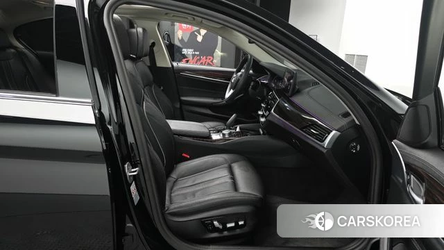 BMW 5 Series (G30) id 3859023 из Кореи 19