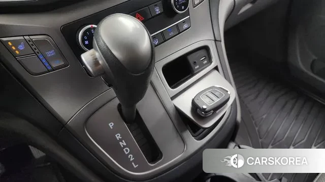 Hyundai The New Grand Starex id 3568369 из Кореи 19