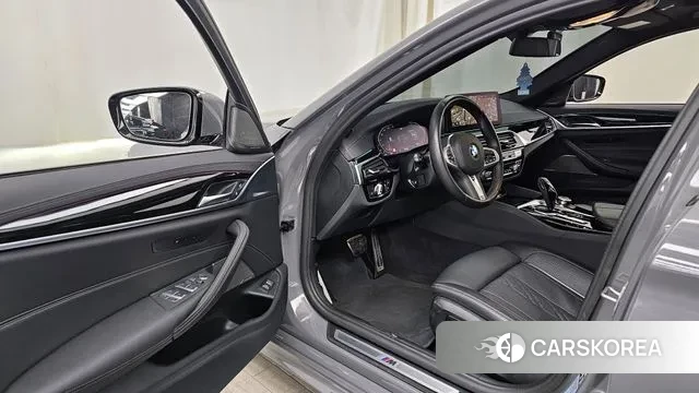 BMW 5 Series (G30) id 3586607 из Кореи 19